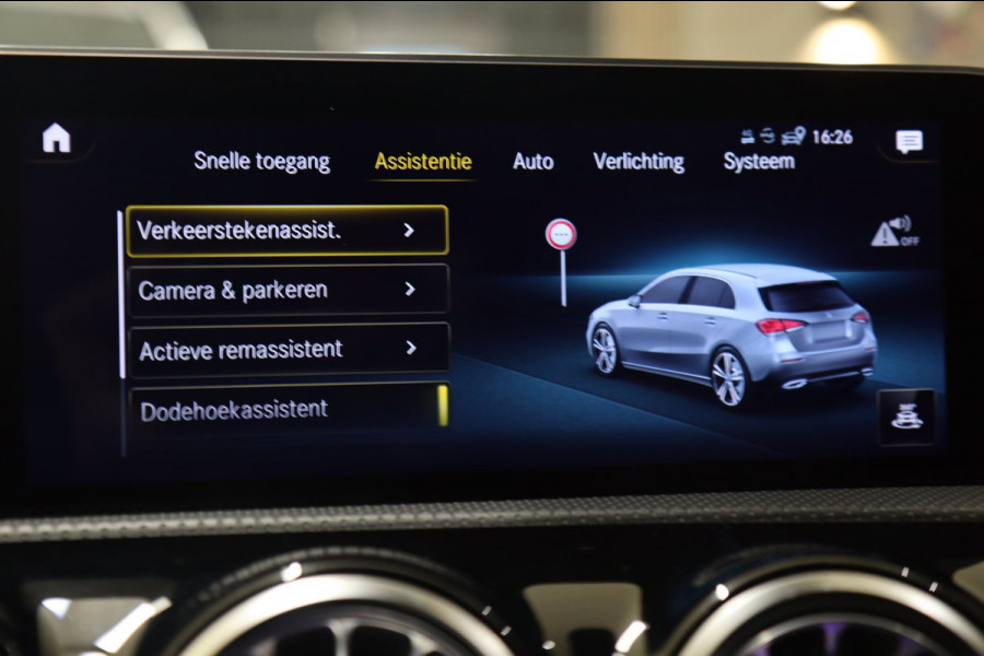 Mercedes-Benz A-Klasse 250 AMG EDITION PANO/BURM/STOELVER/SFEERVER/VOL