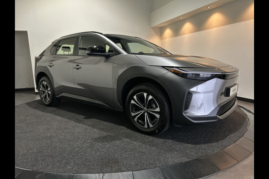 Toyota Bz4x Active 71 kWh LED verlichting | 18 inch LM velgen Soh (batterijcheck) waarde 99,9%