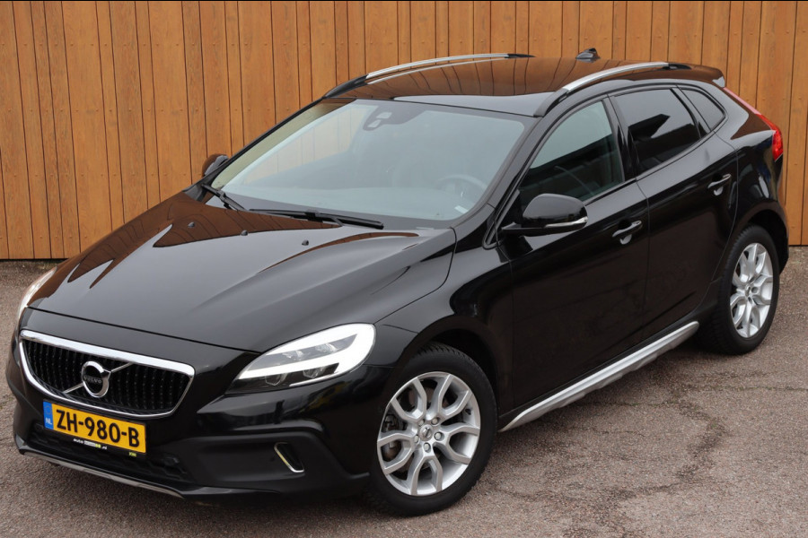 Volvo V40 Cross Country 1.5 T3 Polar+ Luxury org.NL pano-dak trekhaak Harman/Kardon leer+vw