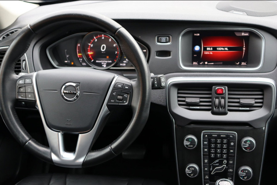 Volvo V40 Cross Country 1.5 T3 Polar+ Luxury org.NL pano-dak trekhaak Harman/Kardon leer+vw