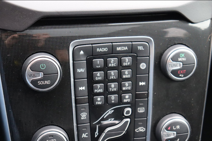 Volvo V40 Cross Country 1.5 T3 Polar+ Luxury org.NL pano-dak trekhaak Harman/Kardon leer+vw