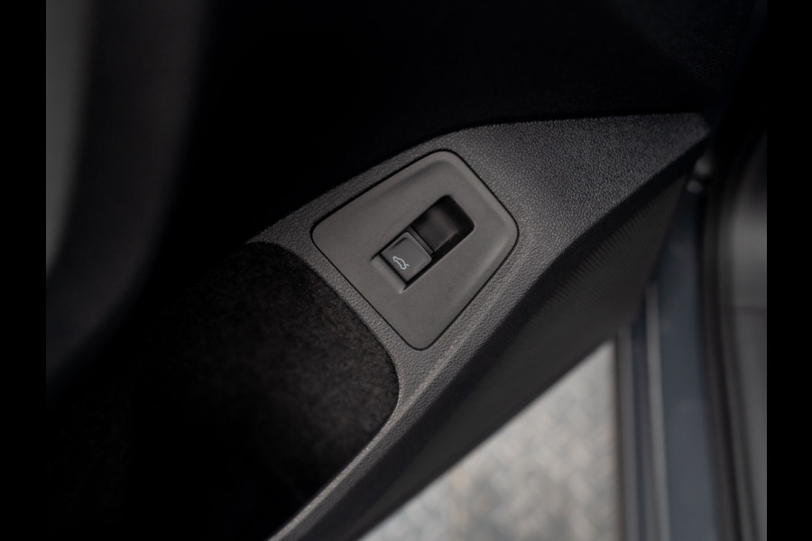 Volkswagen Tiguan 1.5 TSI R-Line Business | Black Style | Panodak | Elk. A-klep | IQ Light | Prijs Rijklaar!!