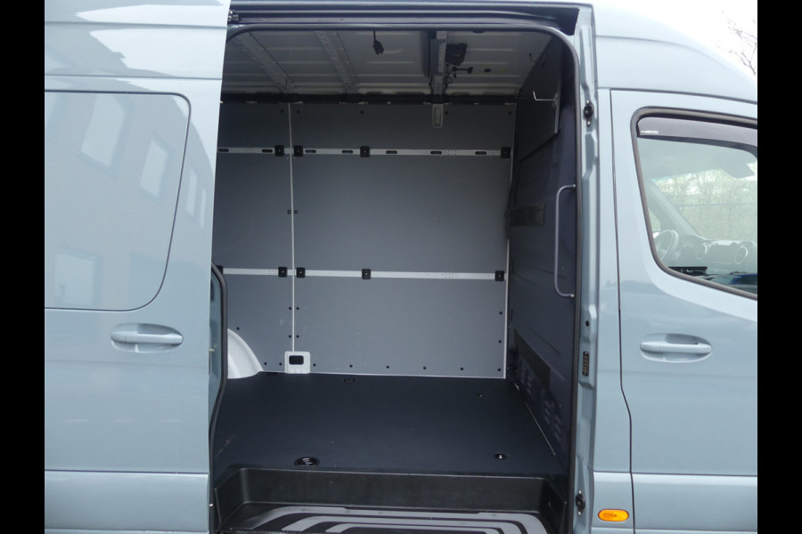 Mercedes-Benz Sprinter 319 CDI V6 L2H2 Camera/Trekhaak/LED/Groot navigatie