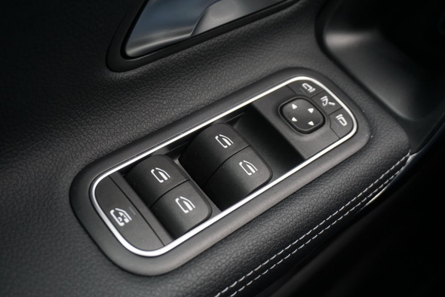 Mercedes-Benz CLA-Klasse Shooting Brake 200 Business Solution Luxury/Leer/Rijassist/1e Eig /Dealeronderhouden.