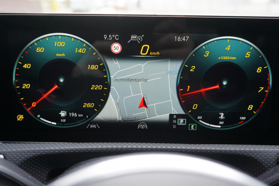 Mercedes-Benz CLA-Klasse Shooting Brake 200 Business Solution Luxury/Leer/Rijassist/1e Eig /Dealeronderhouden.