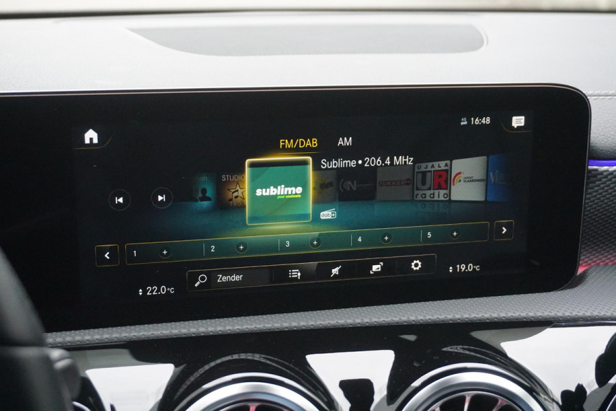 Mercedes-Benz CLA-Klasse Shooting Brake 200 Business Solution Luxury/Leer/Rijassist/1e Eig /Dealeronderhouden.