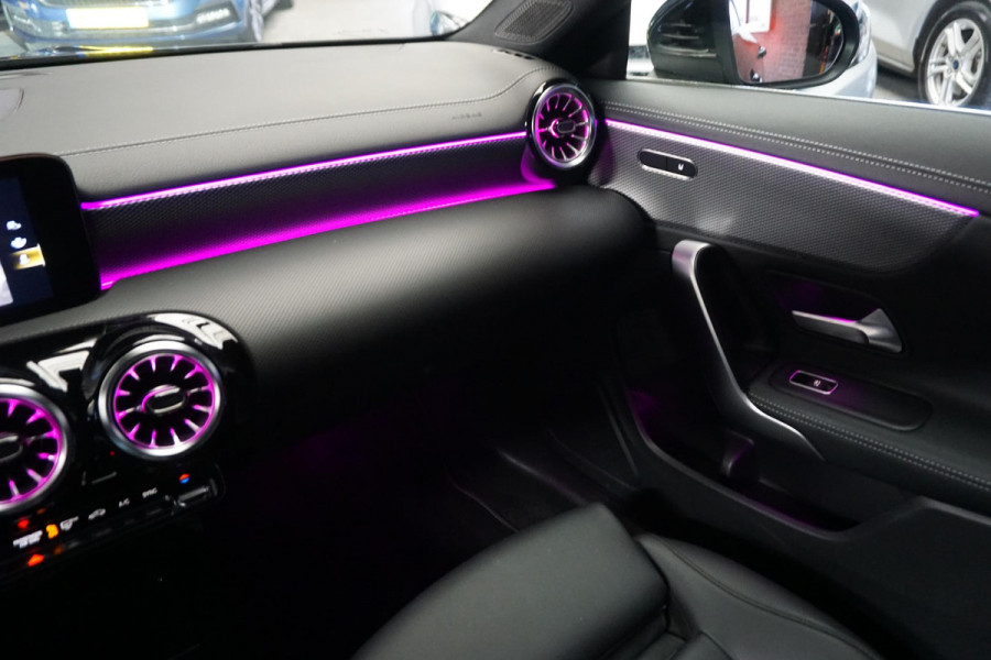 Mercedes-Benz CLA-Klasse Shooting Brake 200 Business Solution Luxury/Leer/Rijassist/1e Eig /Dealeronderhouden.