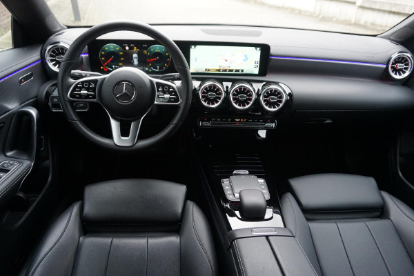 Mercedes-Benz CLA-Klasse Shooting Brake 200 Business Solution Luxury/Leer/Rijassist/1e Eig /Dealeronderhouden.