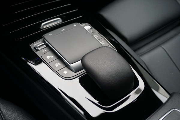 Mercedes-Benz CLA-Klasse Shooting Brake 200 Business Solution Luxury/Leer/Rijassist/1e Eig /Dealeronderhouden.