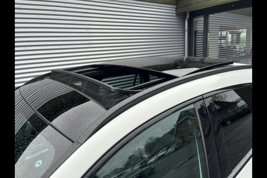 Mercedes-Benz GLA AMG 35 4MATIC panorama night trekhaak vol vol