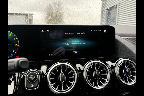 Mercedes-Benz GLA AMG 35 4MATIC panorama night trekhaak vol vol