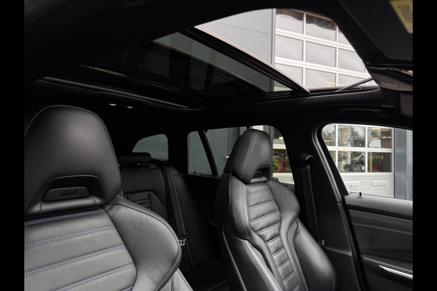 BMW 3 Serie Touring 330e xDrive M-Sport | Pano | M-Kuipstoelen + Leder + Memory | Laser | HUD | Widescreen |