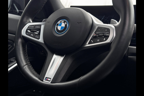 BMW 3 Serie Touring 330e xDrive M-Sport | Pano | M-Kuipstoelen + Leder + Memory | Laser | HUD | Widescreen |