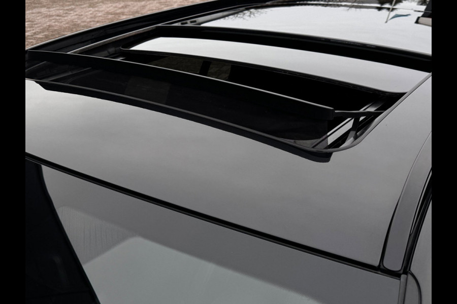 BMW 3 Serie Touring 330e xDrive M-Sport | Pano | M-Kuipstoelen + Leder + Memory | Laser | HUD | Widescreen |