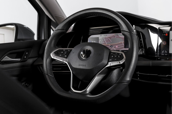Volkswagen Golf 1.4 eHybrid Style | S/K-Panodak | Elek. Trekhaak | Dig. Cockpit | Adapt. Cruise | Stoel-+Stuurverw. | PDC | Camera | NAV + App. Connect | ECC | LM 18" |
