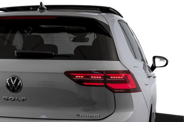 Volkswagen Golf 1.4 eHybrid Style | S/K-Panodak | Elek. Trekhaak | Dig. Cockpit | Adapt. Cruise | Stoel-+Stuurverw. | PDC | Camera | NAV + App. Connect | ECC | LM 18" |