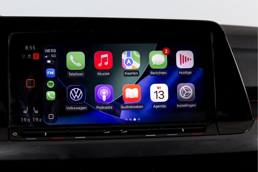 Volkswagen Golf 1.4 eHybrid Style | S/K-Panodak | Elek. Trekhaak | Dig. Cockpit | Adapt. Cruise | Stoel-+Stuurverw. | PDC | Camera | NAV + App. Connect | ECC | LM 18" |