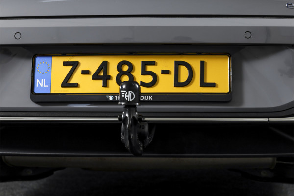 Volkswagen Golf 1.4 eHybrid Style | S/K-Panodak | Elek. Trekhaak | Dig. Cockpit | Adapt. Cruise | Stoel-+Stuurverw. | PDC | Camera | NAV + App. Connect | ECC | LM 18" |