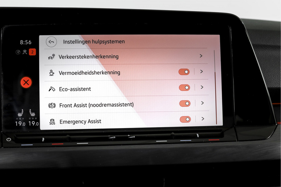 Volkswagen Golf 1.4 eHybrid Style | S/K-Panodak | Elek. Trekhaak | Dig. Cockpit | Adapt. Cruise | Stoel-+Stuurverw. | PDC | Camera | NAV + App. Connect | ECC | LM 18" |