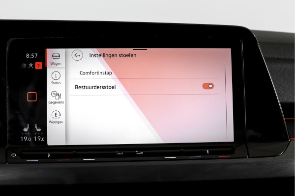 Volkswagen Golf 1.4 eHybrid Style | S/K-Panodak | Elek. Trekhaak | Dig. Cockpit | Adapt. Cruise | Stoel-+Stuurverw. | PDC | Camera | NAV + App. Connect | ECC | LM 18" |