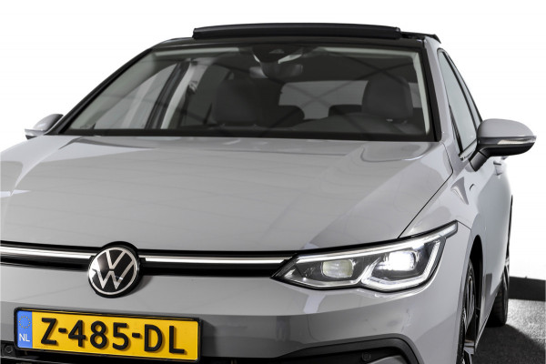 Volkswagen Golf 1.4 eHybrid Style | S/K-Panodak | Elek. Trekhaak | Dig. Cockpit | Adapt. Cruise | Stoel-+Stuurverw. | PDC | Camera | NAV + App. Connect | ECC | LM 18" |