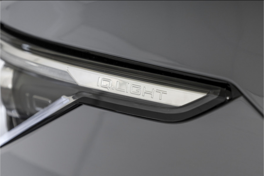 Volkswagen Golf 1.4 eHybrid Style | S/K-Panodak | Elek. Trekhaak | Dig. Cockpit | Adapt. Cruise | Stoel-+Stuurverw. | PDC | Camera | NAV + App. Connect | ECC | LM 18" |