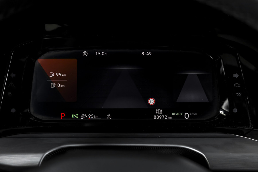 Volkswagen Golf 1.4 eHybrid Style | S/K-Panodak | Elek. Trekhaak | Dig. Cockpit | Adapt. Cruise | Stoel-+Stuurverw. | PDC | Camera | NAV + App. Connect | ECC | LM 18" |