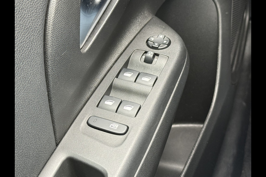 Opel CORSA-E BWJ 10-2020 | GS Line 136PK 50 kWh | PANO DAK | CAMERA A | CLIMA | NAVI | SPORTSTOELEN | CARPLAY | PDC 2X