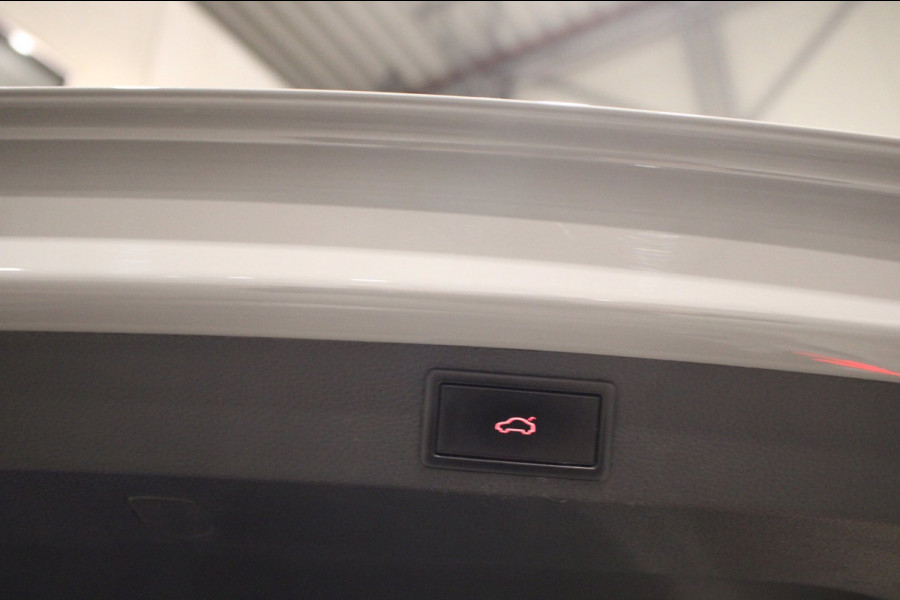 Škoda Karoq 1.5 TSI ACT Sportline Business Pano/Camera/Trekhaak enz Prijs is rijklaar incl bovag