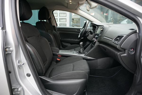 Renault Mégane Estate 1.3 TCe Limited + CAMERA / TREKHAAK / STOELVERWARMING