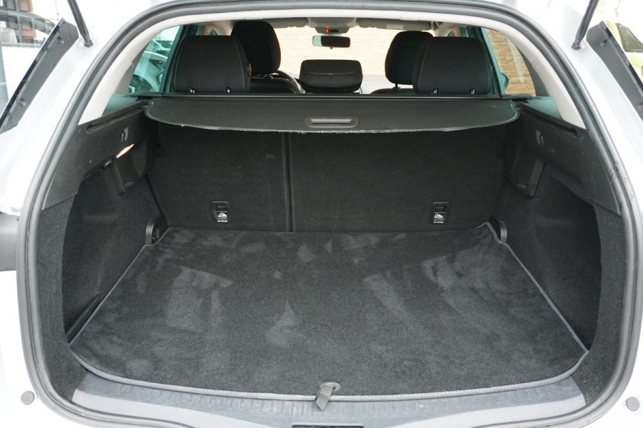 Renault Mégane Estate 1.3 TCe Limited + CAMERA / TREKHAAK / STOELVERWARMING