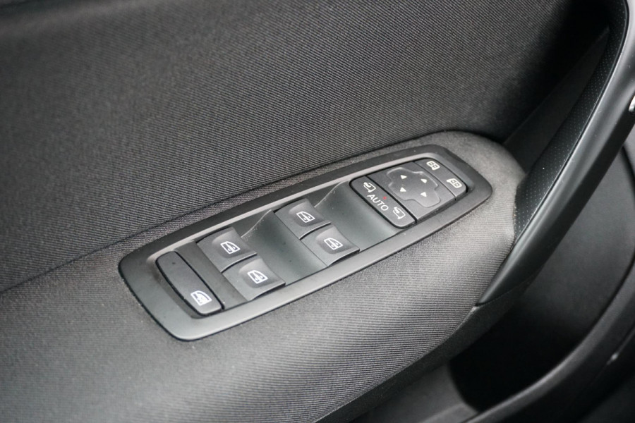 Renault Mégane Estate 1.3 TCe Limited + CAMERA / TREKHAAK / STOELVERWARMING