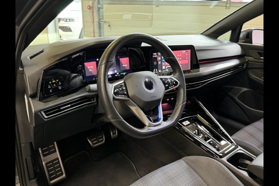 Volkswagen Golf 1.4 eHybrid GTE IQ Light Navi Soel/Stuur verwarming 1 Jaar Bovag garantie