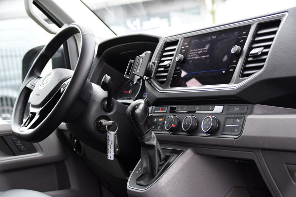 Volkswagen Crafter 35 2.0 TDI L3H3 Highline PB Edition Full Options! Adaptieve Cruise, Carplay, LED, Leder, Stoelwarming, Trekhaak, Multimedia, Uniek!