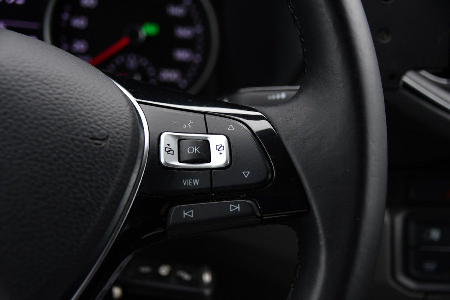 Volkswagen Crafter 35 2.0 TDI L3H3 Highline PB Edition Full Options! Adaptieve Cruise, Carplay, LED, Leder, Stoelwarming, Trekhaak, Multimedia, Uniek!