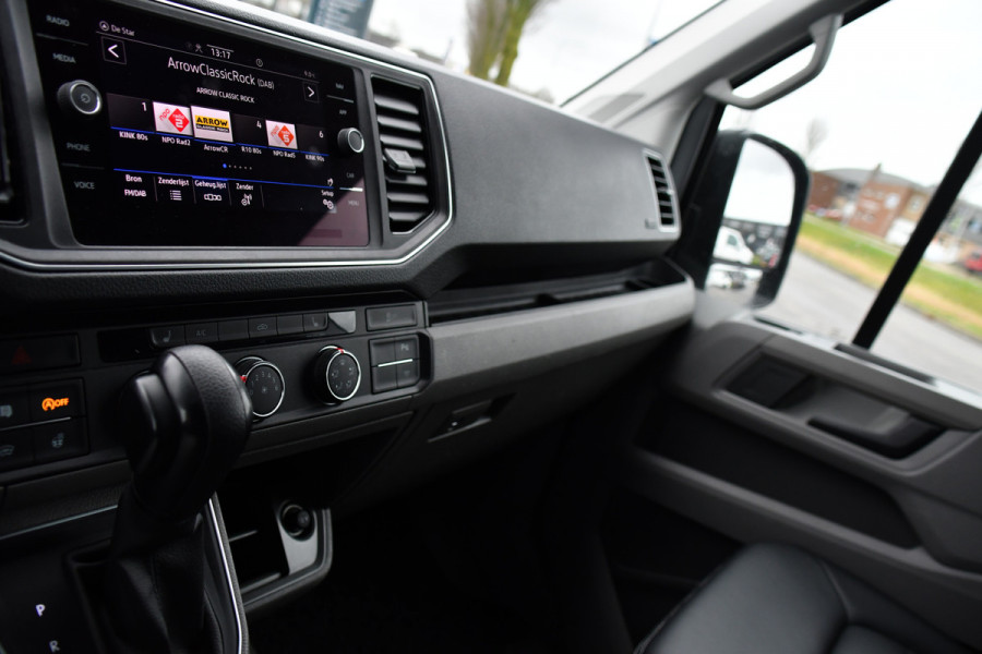 Volkswagen Crafter 35 2.0 TDI L3H3 Highline PB Edition Full Options! Adaptieve Cruise, Carplay, LED, Leder, Stoelwarming, Trekhaak, Multimedia, Uniek!