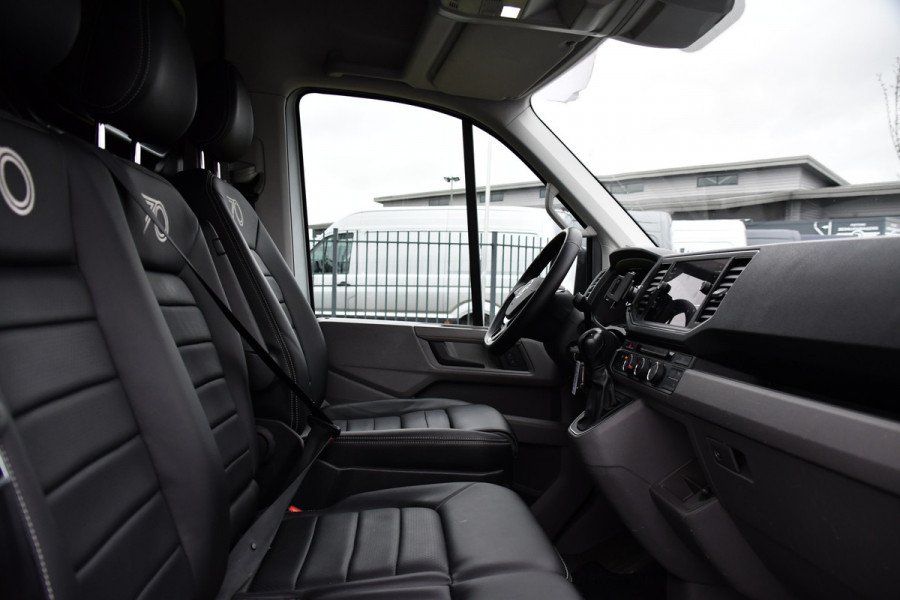 Volkswagen Crafter 35 2.0 TDI L3H3 Highline PB Edition Full Options! Adaptieve Cruise, Carplay, LED, Leder, Stoelwarming, Trekhaak, Multimedia, Uniek!