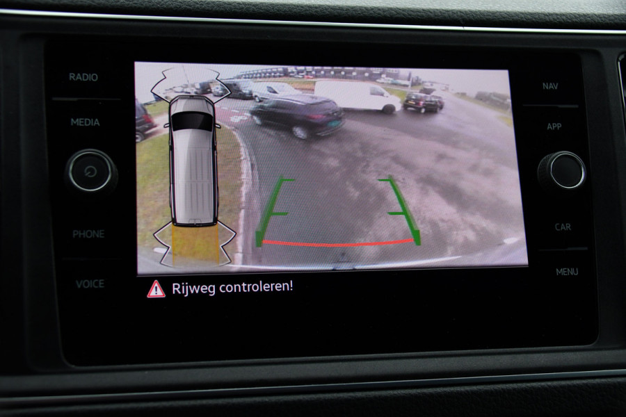 Volkswagen Crafter 35 2.0 TDI L3H3 Highline PB Edition Full Options! Adaptieve Cruise, Carplay, LED, Leder, Stoelwarming, Trekhaak, Multimedia, Uniek!