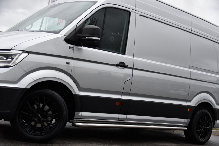 Volkswagen Crafter 35 2.0 TDI L3H3 Highline PB Edition Full Options! Adaptieve Cruise, Carplay, LED, Leder, Stoelwarming, Trekhaak, Multimedia, Uniek!