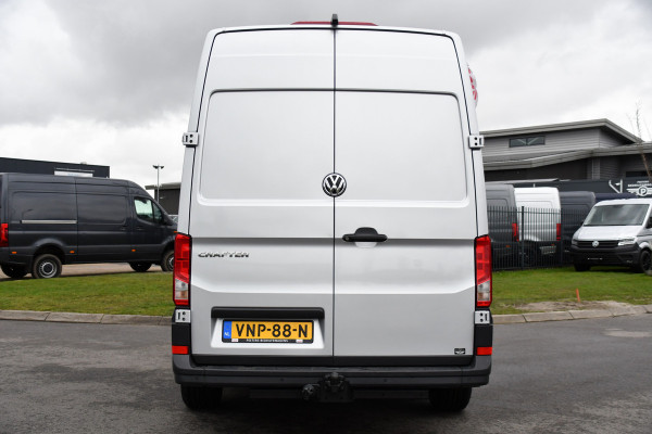 Volkswagen Crafter 35 2.0 TDI L3H3 Highline PB Edition Full Options! Adaptieve Cruise, Carplay, LED, Leder, Stoelwarming, Trekhaak, Multimedia, Uniek!