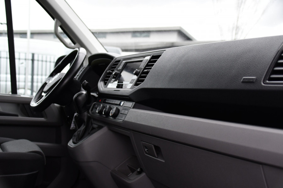 Volkswagen Crafter 35 2.0 TDI L3H2 Highline Adaptieve Cruise, Camera, Carplay, Clima, LED, Stoelverwarming, Multimedia, Sensoren, Uniek!