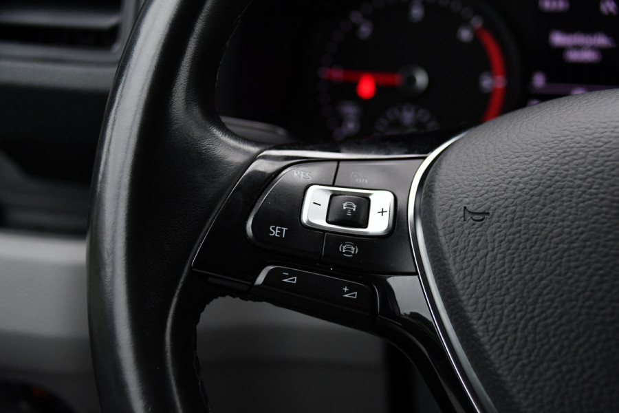 Volkswagen Crafter 35 2.0 TDI L3H2 Highline Adaptieve Cruise, Camera, Carplay, Clima, LED, Stoelverwarming, Multimedia, Sensoren, Uniek!