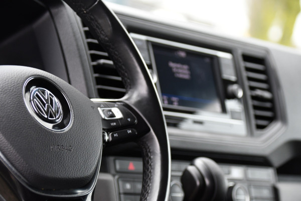 Volkswagen Crafter 35 2.0 TDI L3H2 Highline Adaptieve Cruise, Camera, Carplay, Clima, LED, Stoelverwarming, Multimedia, Sensoren, Uniek!