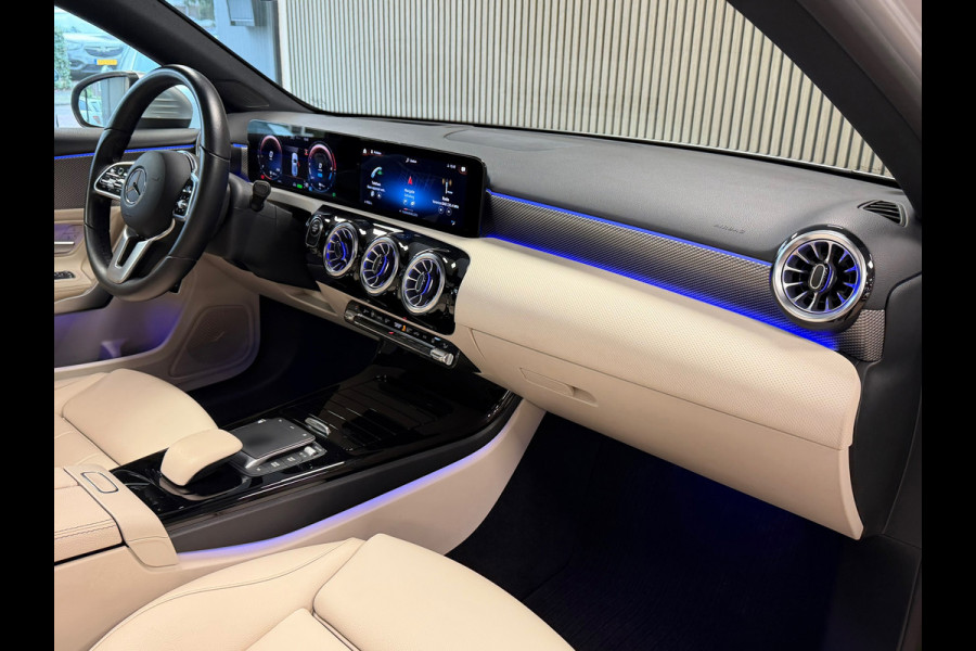 Mercedes-Benz A-Klasse 250e PLUG-IN Business Luxury AUT. PANORAMADAK CAMERA CRUISE SFEERVERLICHTING KEYLESS-GO STOELVERWARMING