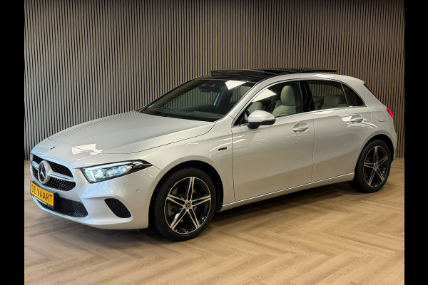 Mercedes-Benz A-Klasse 250e PLUG-IN Business Luxury AUT. PANORAMADAK CAMERA CRUISE SFEERVERLICHTING KEYLESS-GO STOELVERWARMING