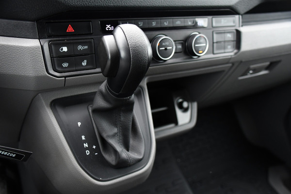 Volkswagen Crafter 35 2.0 TDI L3H2 Highline PB Edition Adaptieve Cruise, Camera, Carplay, Clima, LED, Stoelverwarming, Multimedia, Sensoren, Uniek!