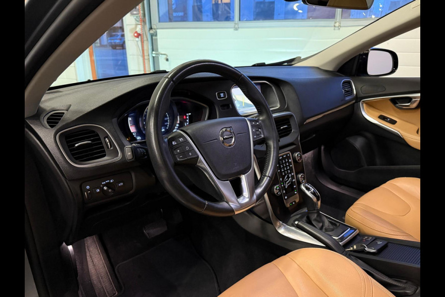 Volvo V40 Cross Country 1.5 T3 Polar+ Luxury Pano Stoel Verwarming 1 jaar bovag garantie