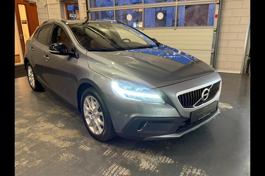 Volvo V40 Cross Country 1.5 T3 Polar+ Luxury Pano Stoel Verwarming 1 jaar bovag garantie