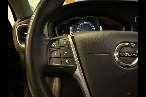 Volvo V40 Cross Country 1.5 T3 Polar+ Luxury Pano Stoel Verwarming 1 jaar bovag garantie