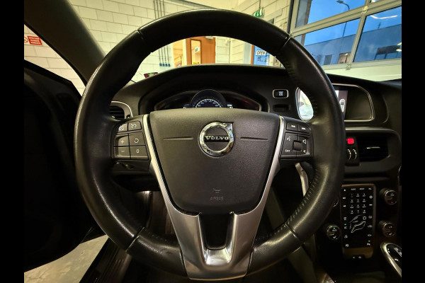 Volvo V40 Cross Country 1.5 T3 Polar+ Luxury Pano Stoel Verwarming 1 jaar bovag garantie